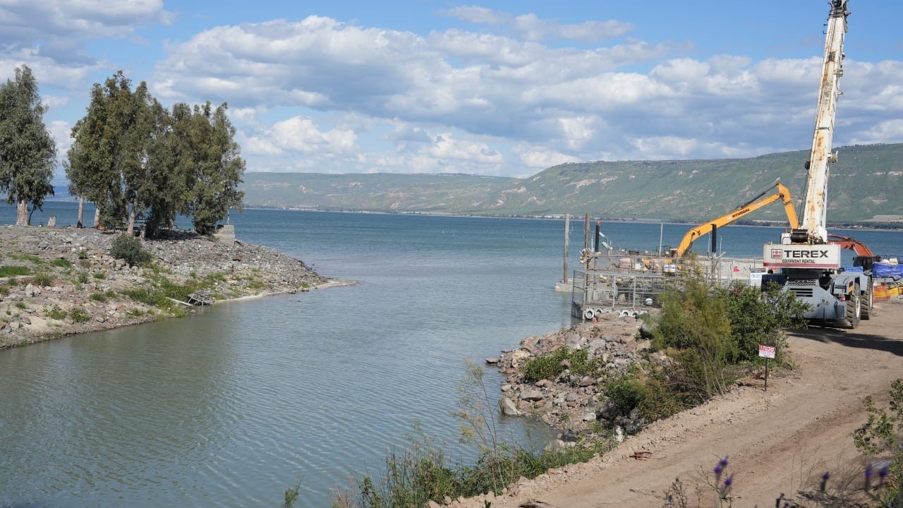 Israel's Water Crisis: Desalination Shutdown Threatens Farms Ahead of High Holy Days